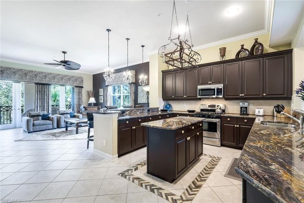 2826 Tiburon Blvd E #103 - Photo 6 of 21