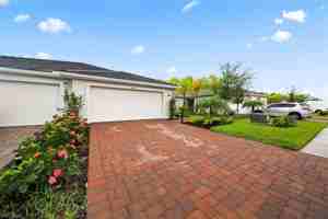 featured image of 2356 Dragonfruit Way