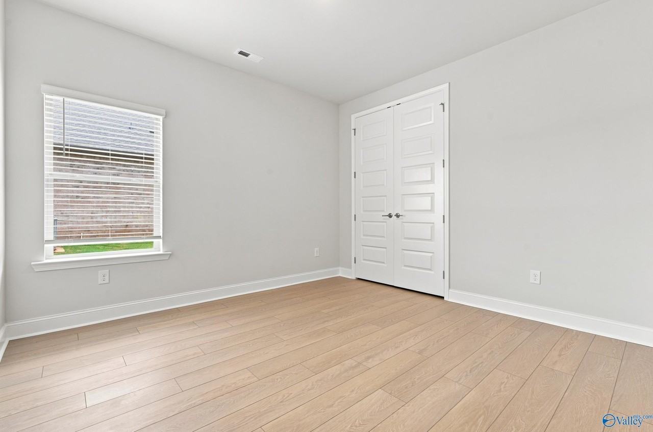 22882 Ansley Dr - Photo 4 of 17