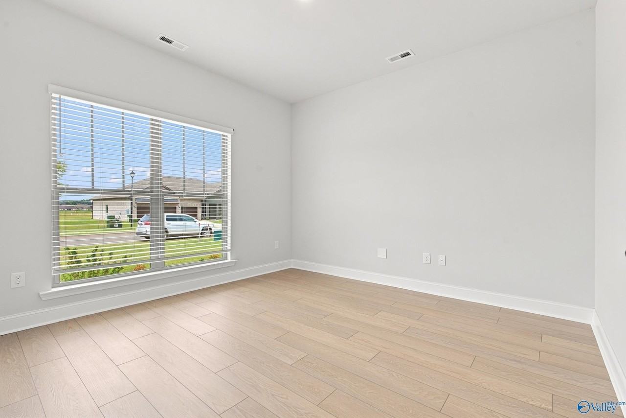 22882 Ansley Dr - Photo 5 of 17