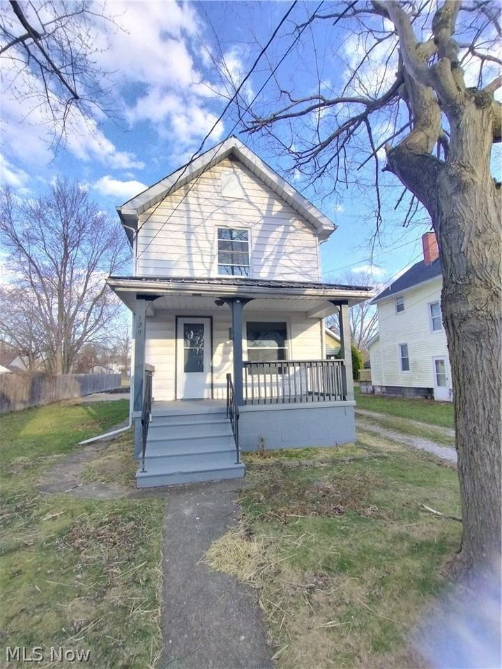 329 Charles Ave Se - Photo 2 of 19