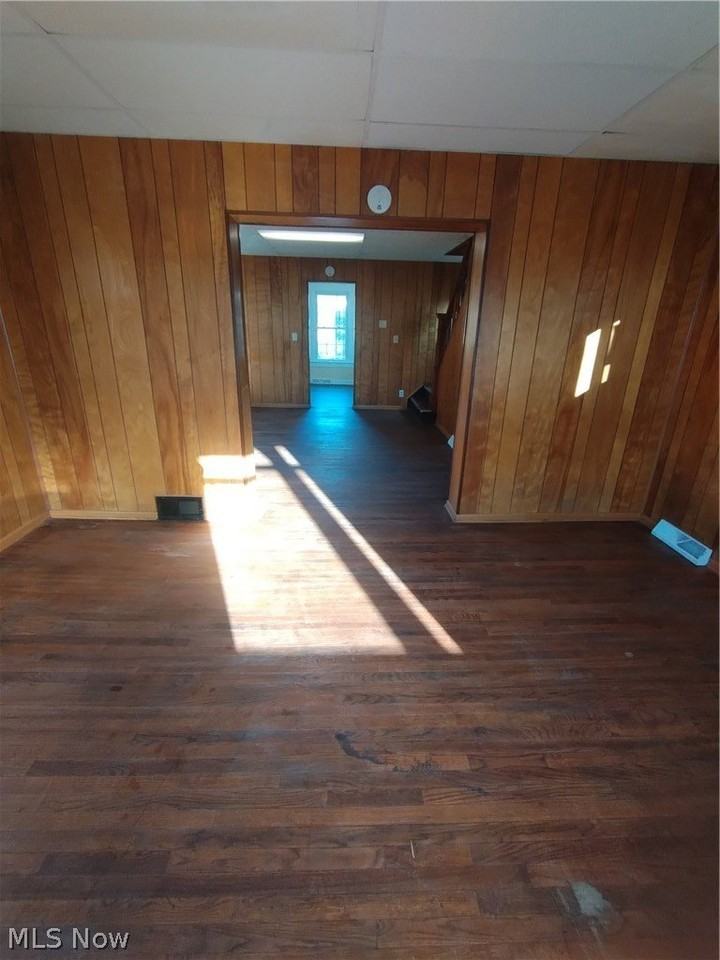 329 Charles Ave Se - Photo 5 of 19