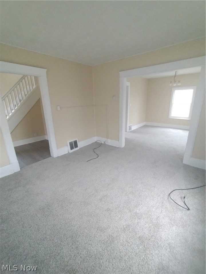 660 4th St Sw - Photo 2 of 11