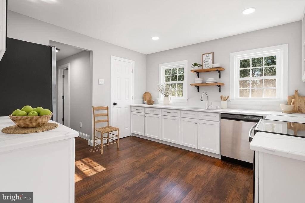 4316 Massaponax Church Rd - Photo 5 of 18