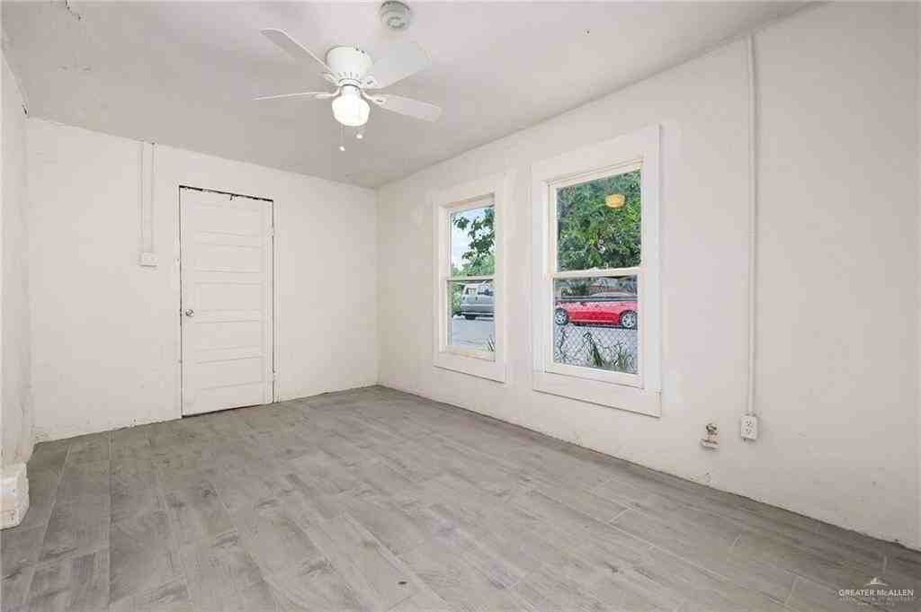 525 N 20th St - Photo 3 of 9