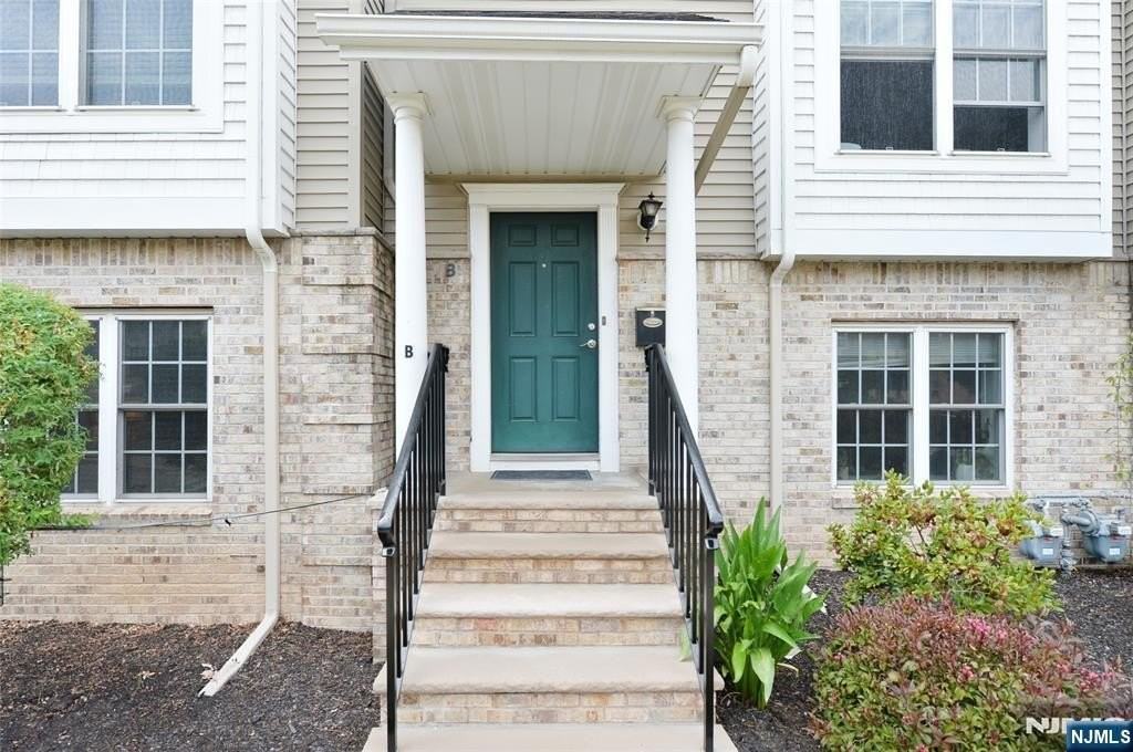 120 Chestnut St #B - Photo 3 of 30