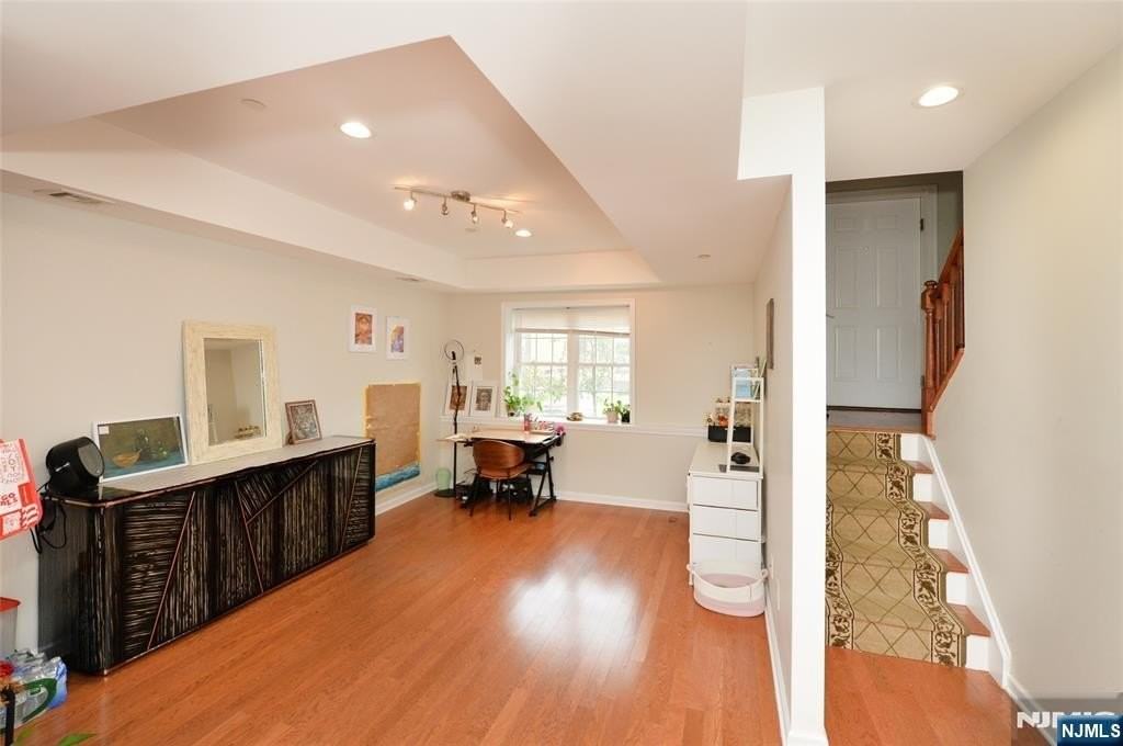 120 Chestnut St #B - Photo 4 of 30