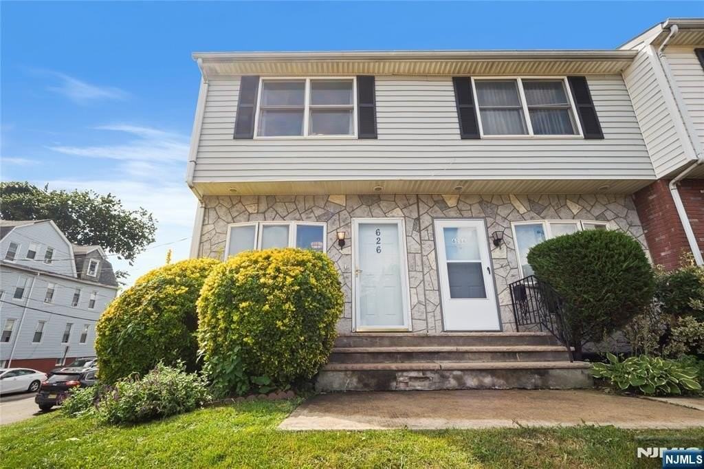 626 Chancellor Ave - Photo 2 of 13