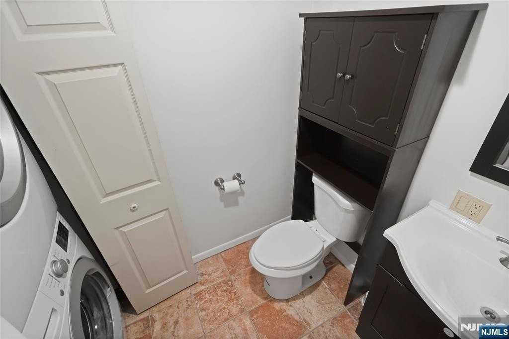 626 Chancellor Ave - Photo 6 of 13