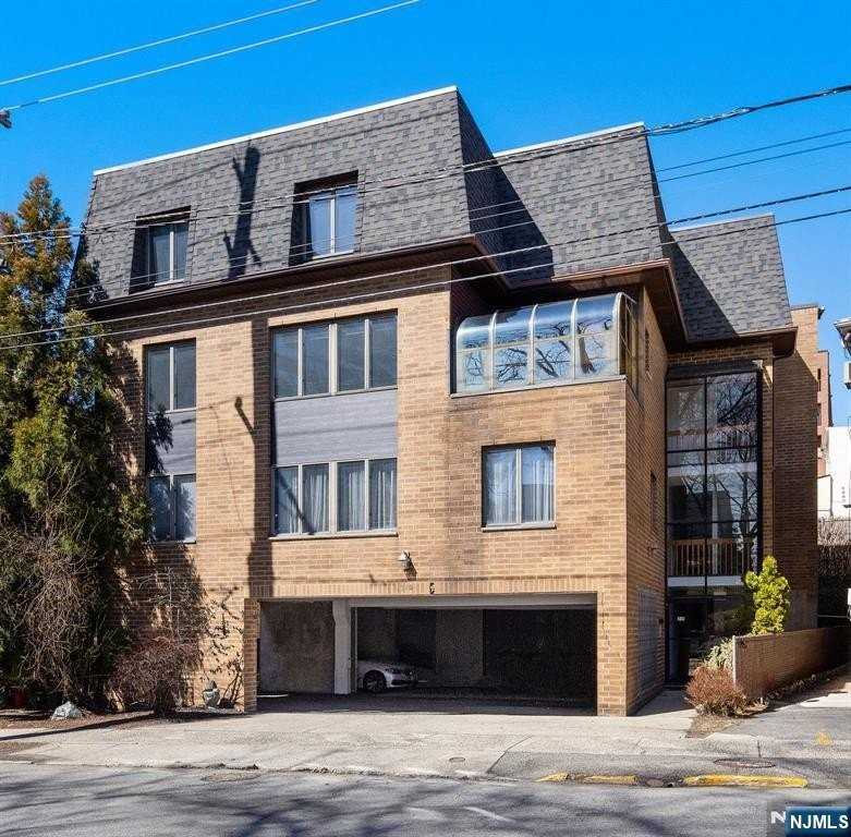 319 Gorge Rd #6 - Photo 2 of 24