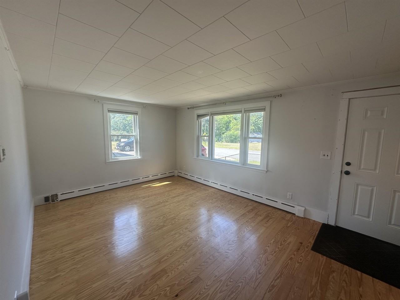 411 Cutts Ave - Photo 4 of 12