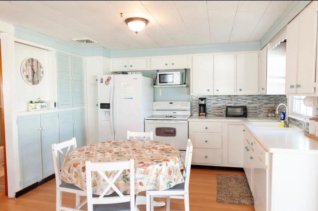 226 Ocean Blvd - Photo 7 of 24