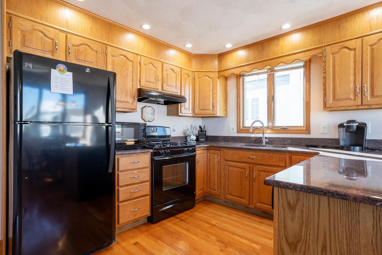 170 Tilton St - Photo 2 of 19