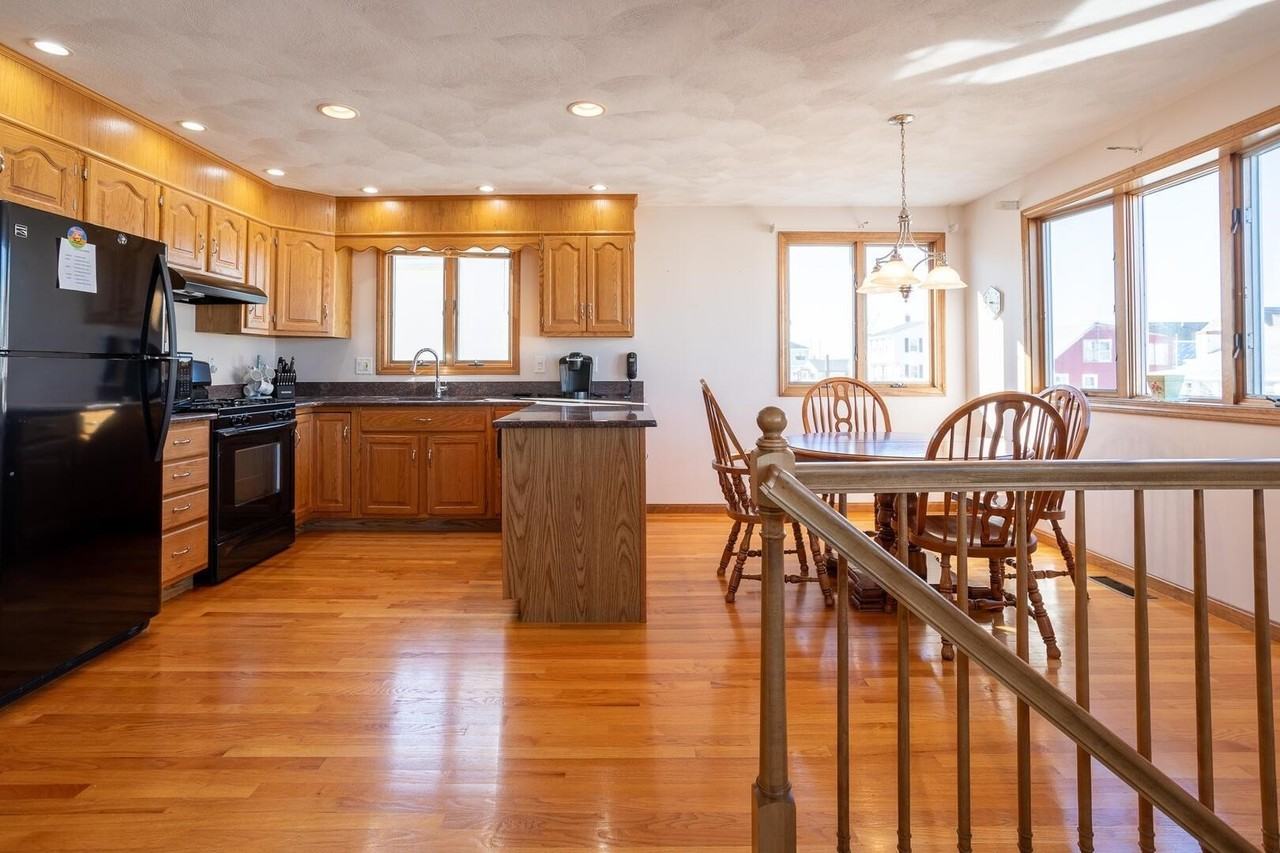 170 Tilton St - Photo 3 of 19