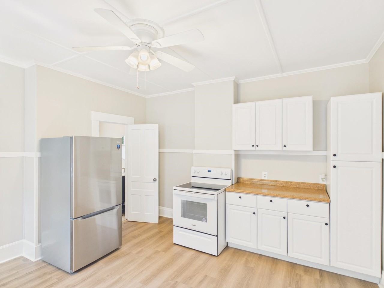 6 Waverly St - Photo 4 of 31