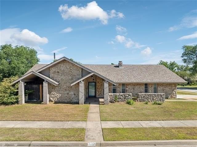 6505 E 47th St - Photo 2 of 26