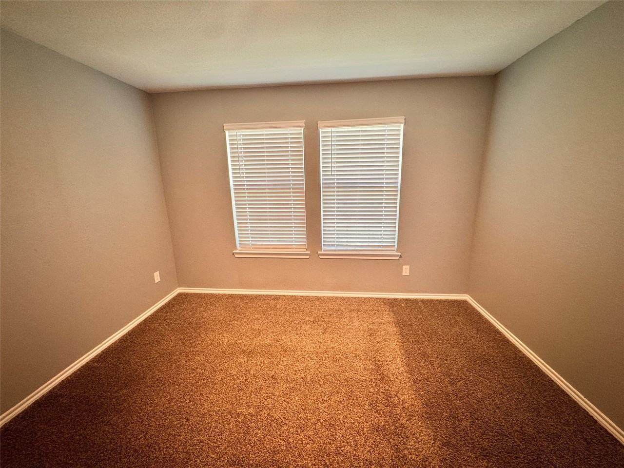 2900 Buttonbush Dr - Photo 5 of 27