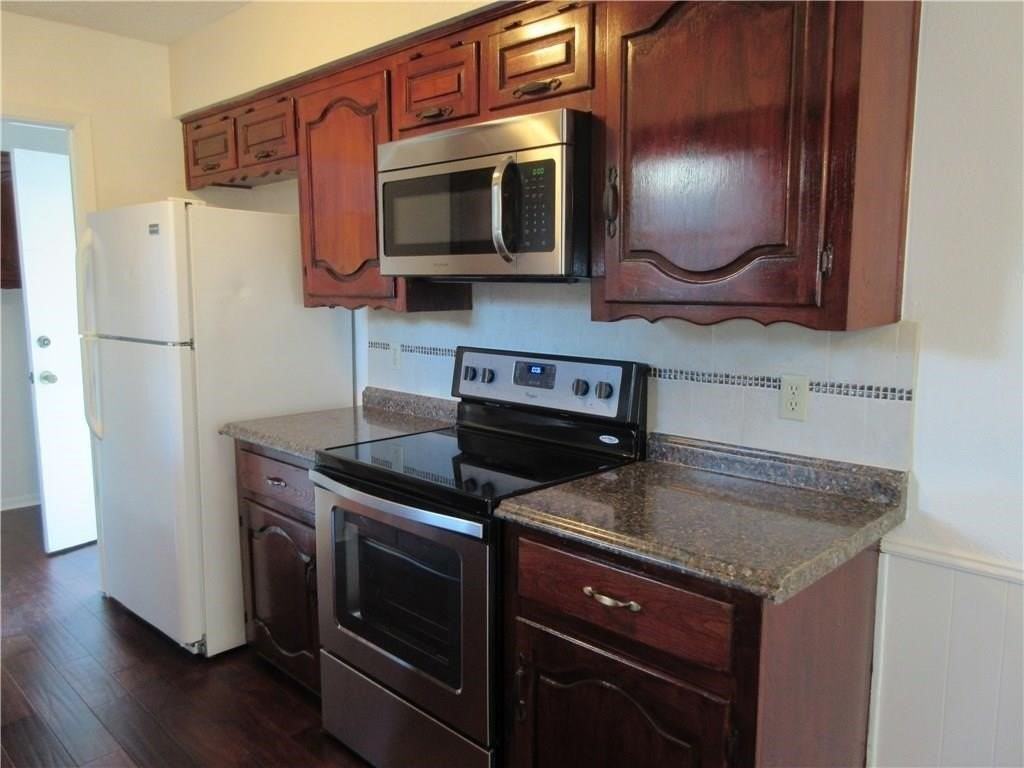 113 Shadybrook Dr - Photo 3 of 9