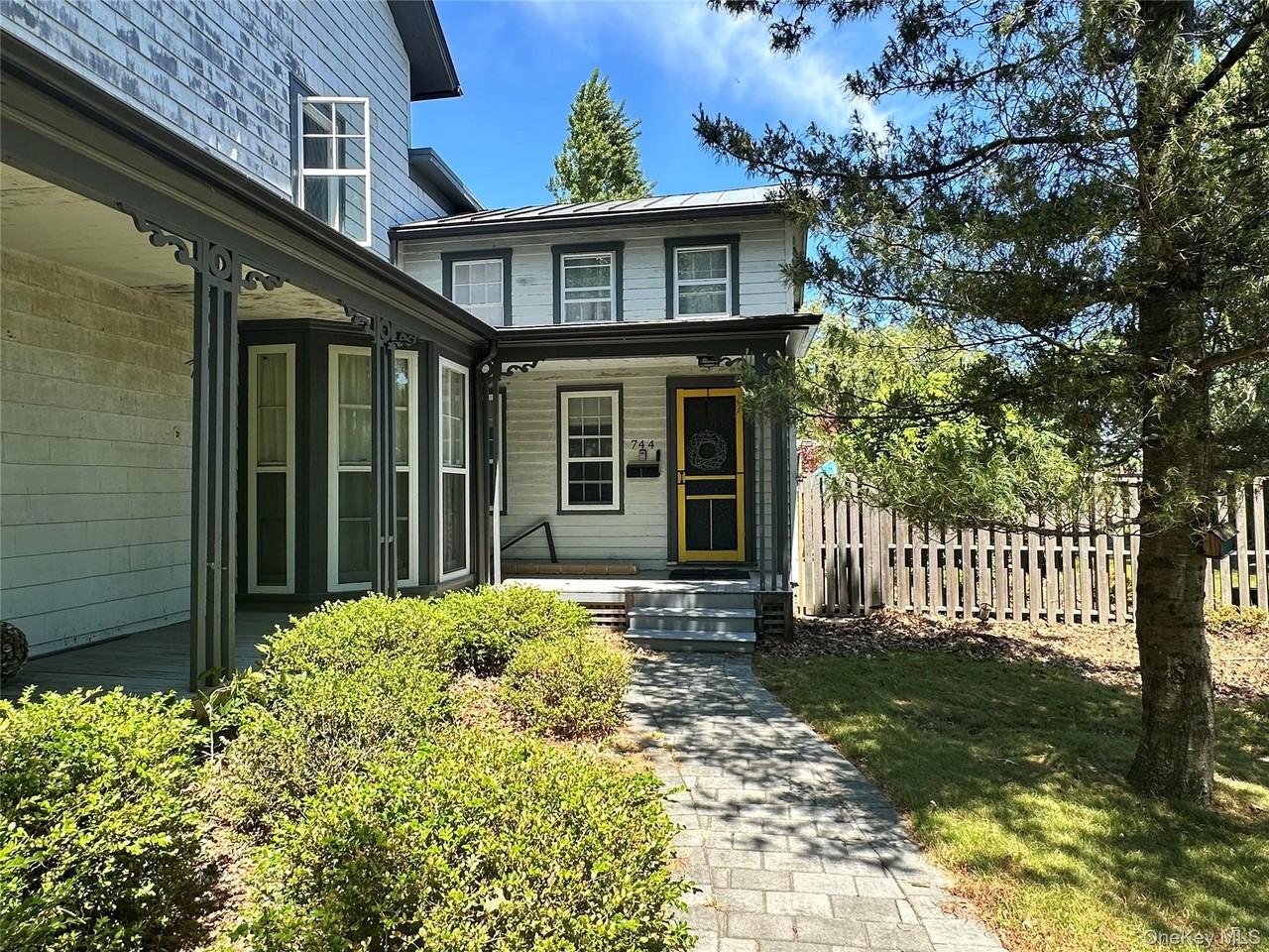 744 Main St ##1 - Photo 4 of 34