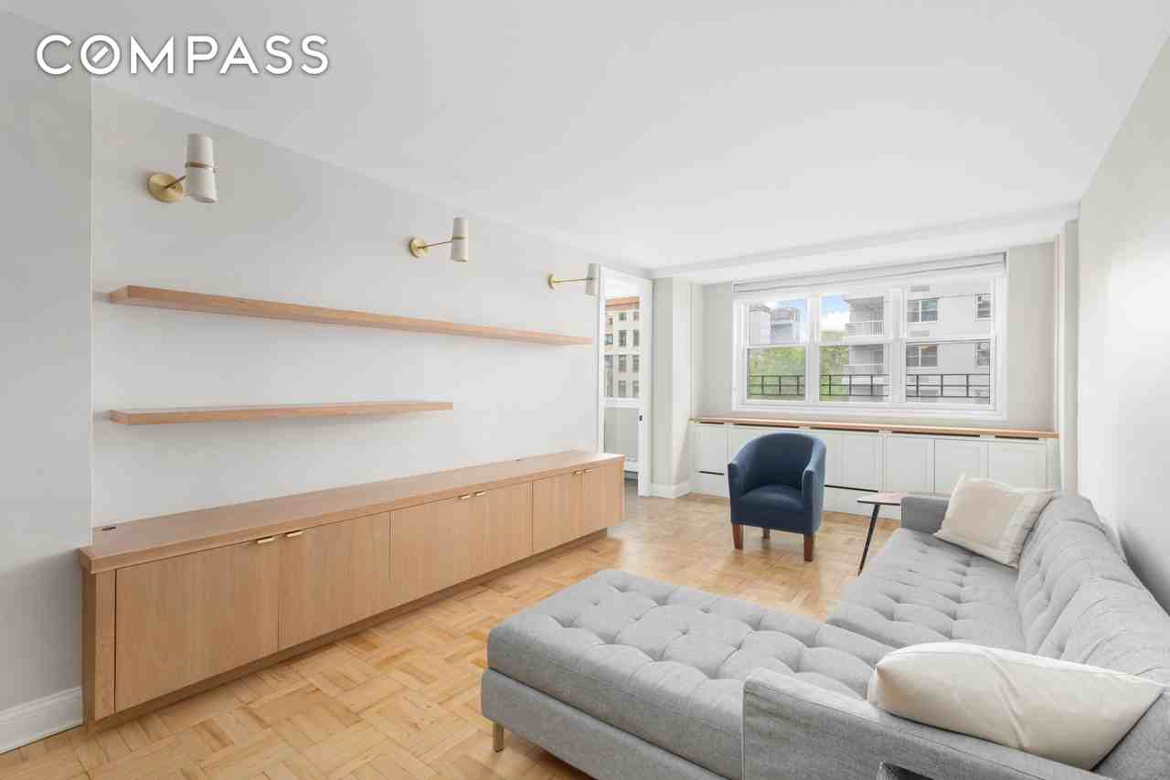 63 E 9th St #6H - Photo 2 of 10
