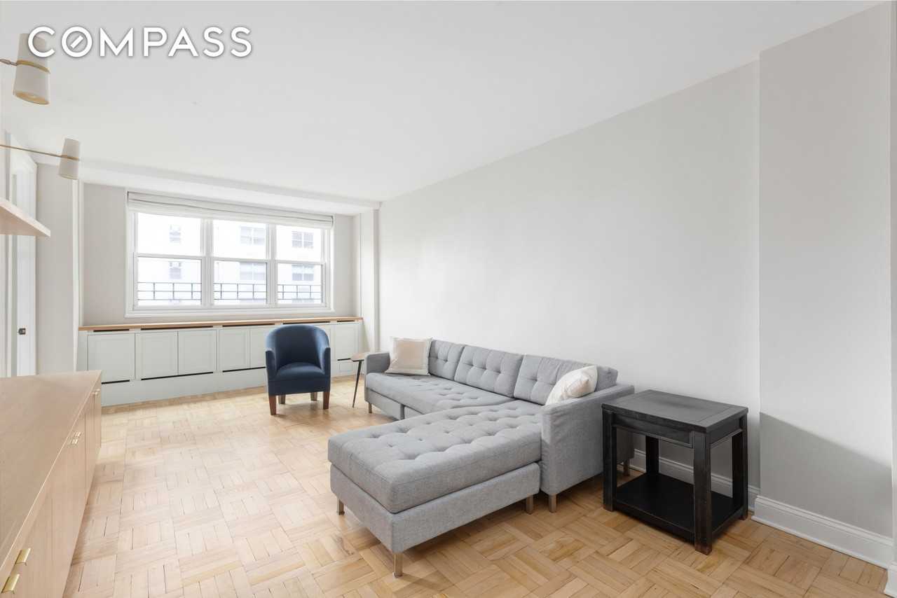 63 E 9th St #6H - Photo 3 of 10