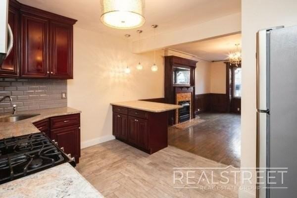 928 Saint Marks Ave #1 - Photo 5 of 11