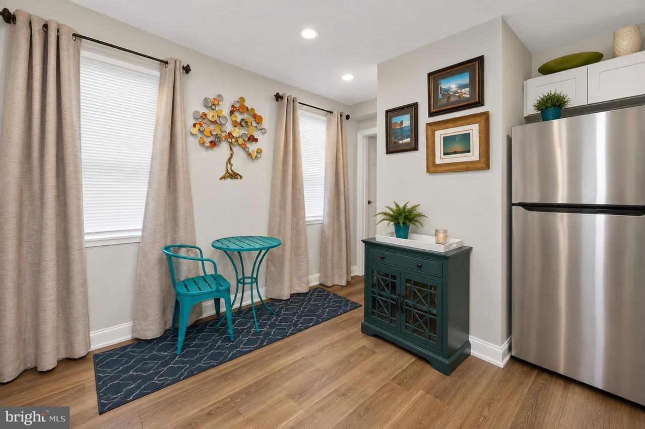 241 Bridge St - Photo 6 of 17