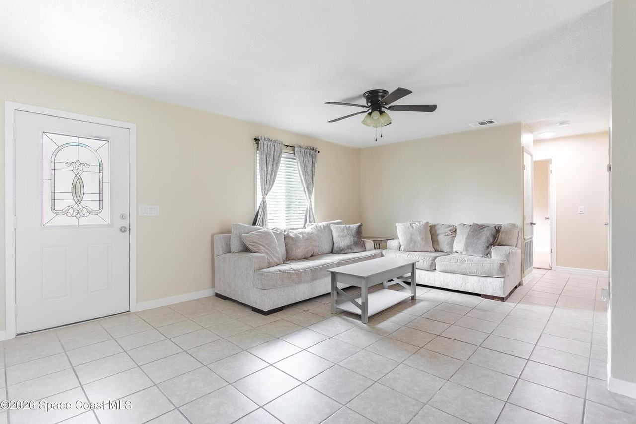 1263 San Matio St Se #1 - Photo 2 of 10