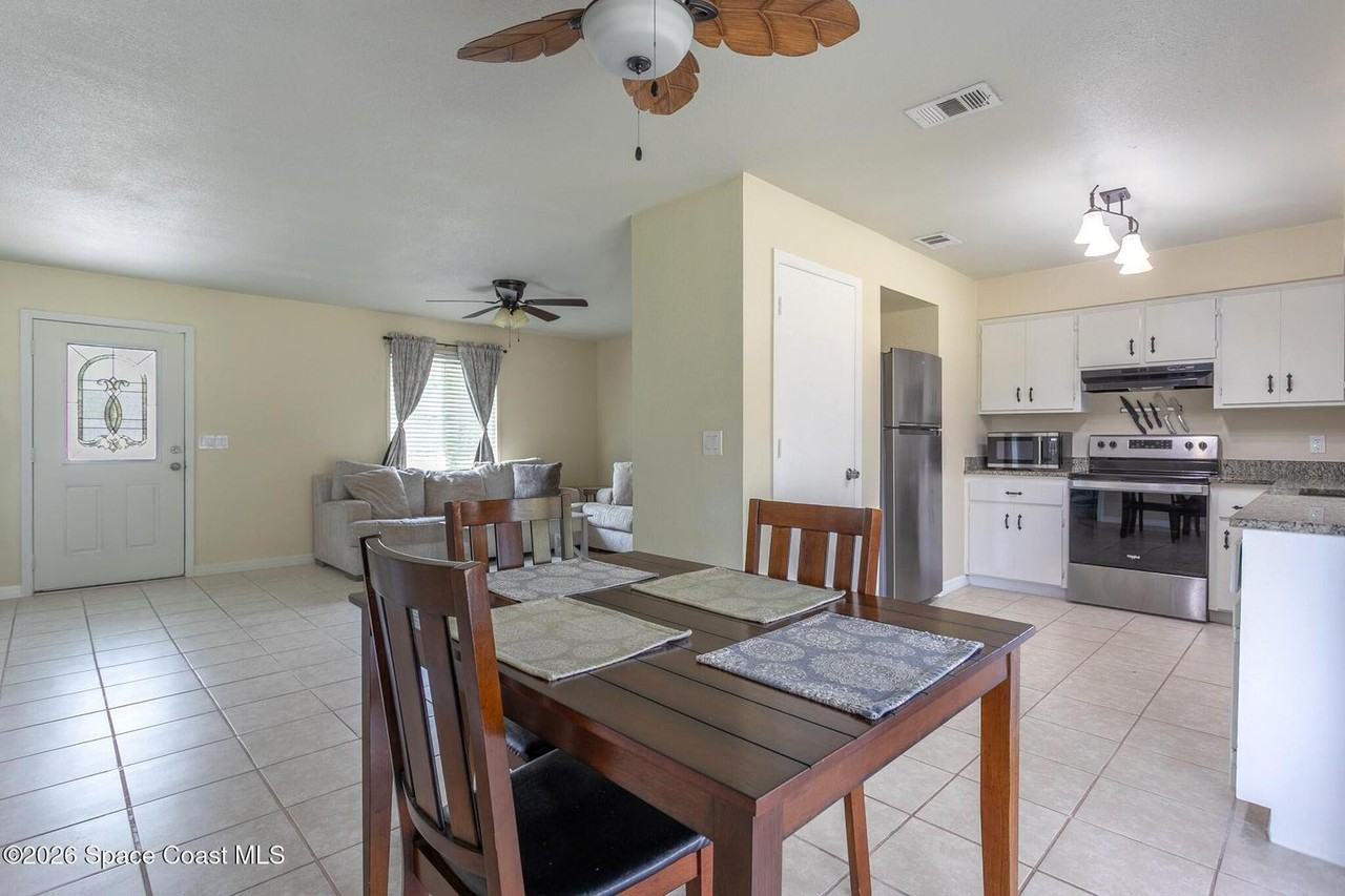 1263 San Matio St Se #1 - Photo 4 of 10