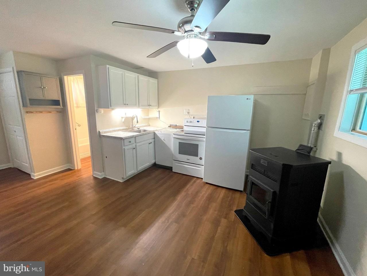 407 Clubhouse Dr - Photo 5 of 13