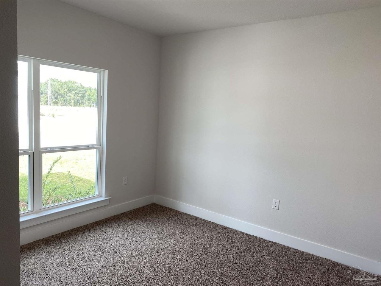 5786 Danbury Blvd - Photo 3 of 17