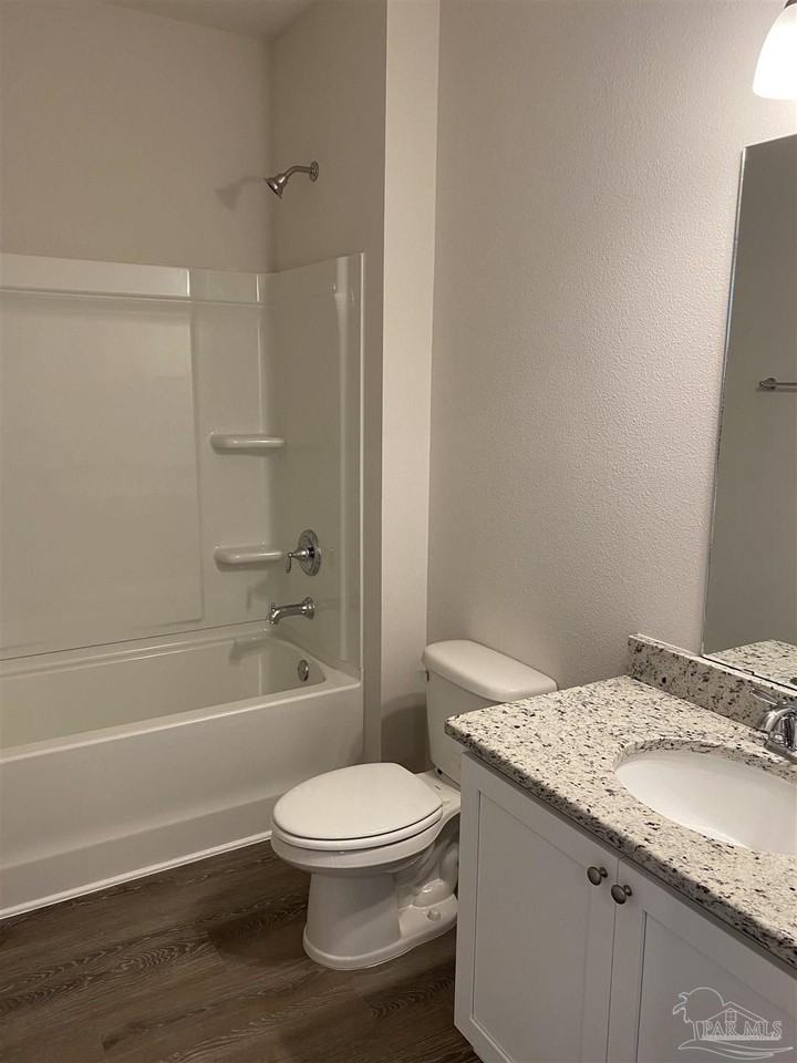 5786 Danbury Blvd - Photo 4 of 17