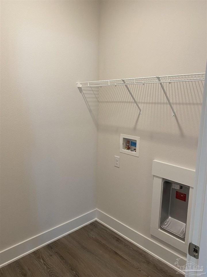 5786 Danbury Blvd - Photo 6 of 17