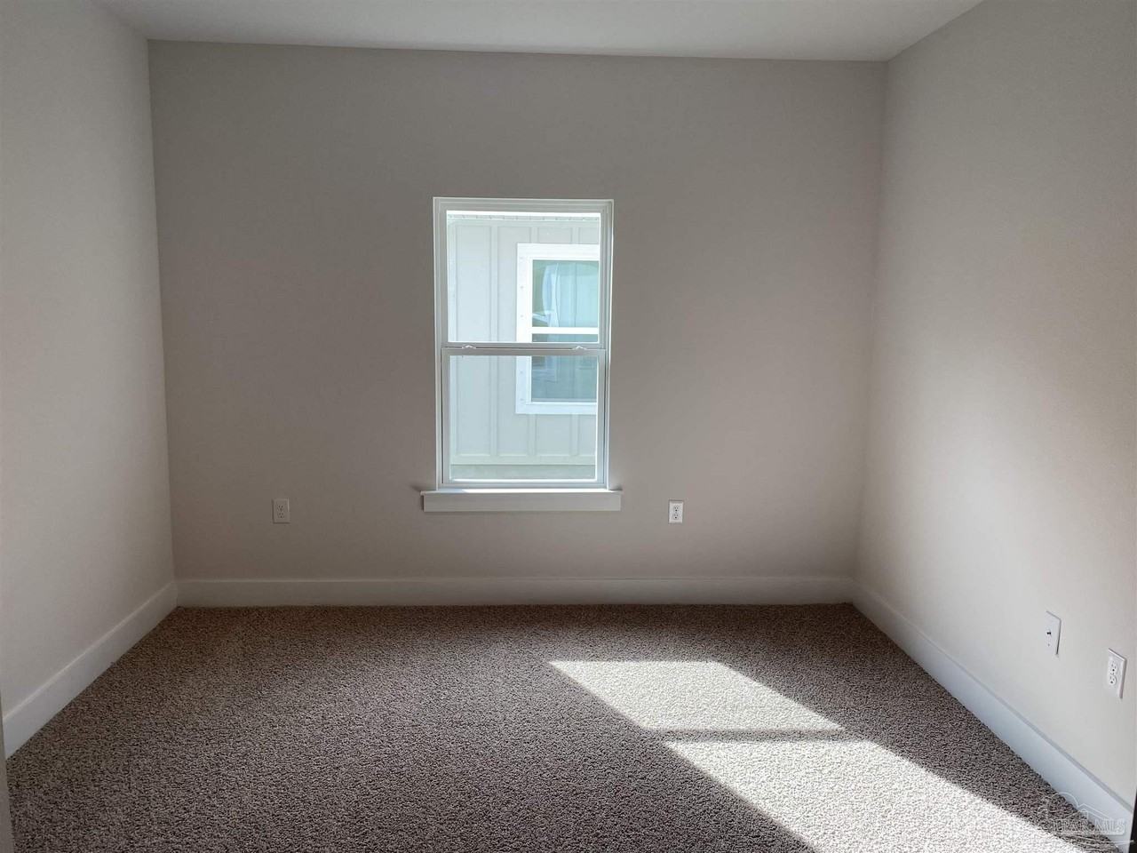 5786 Danbury Blvd - Photo 7 of 17