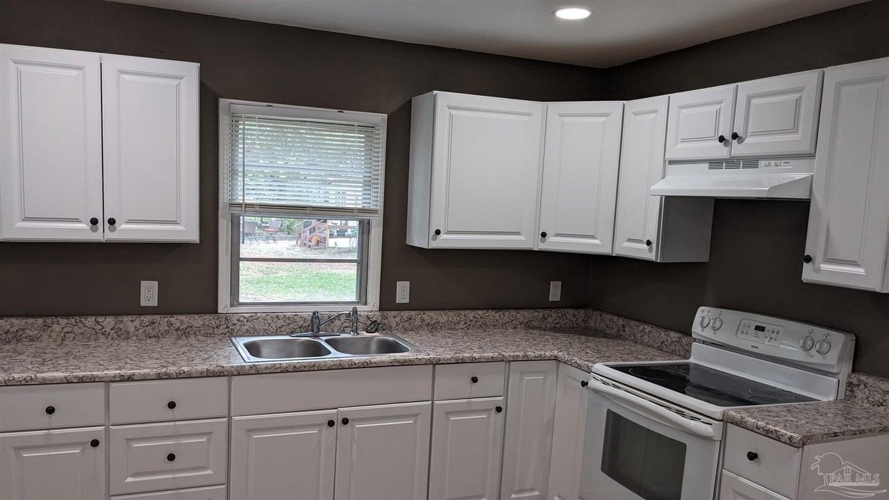 8320 Binkley St - Photo 3 of 5