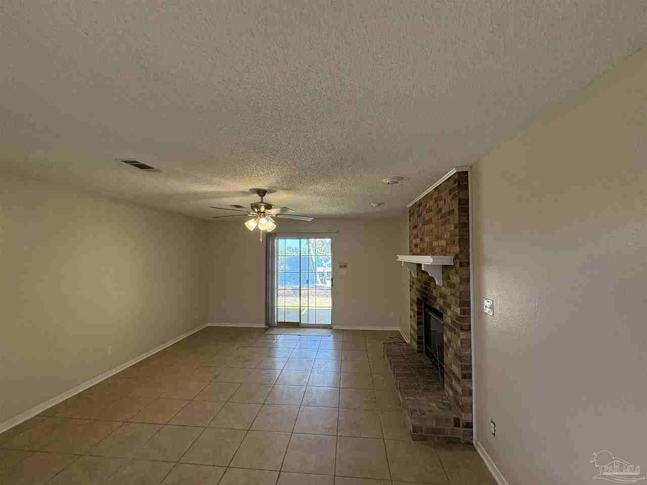 7098 W Gardner St - Photo 4 of 21