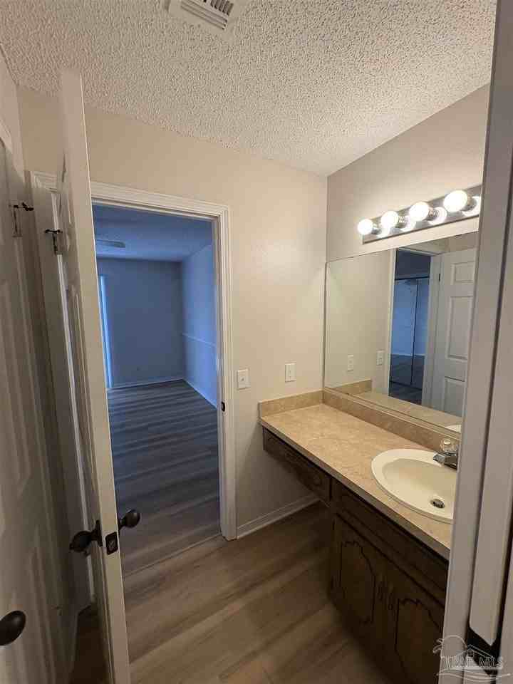 7098 W Gardner St - Photo 5 of 21