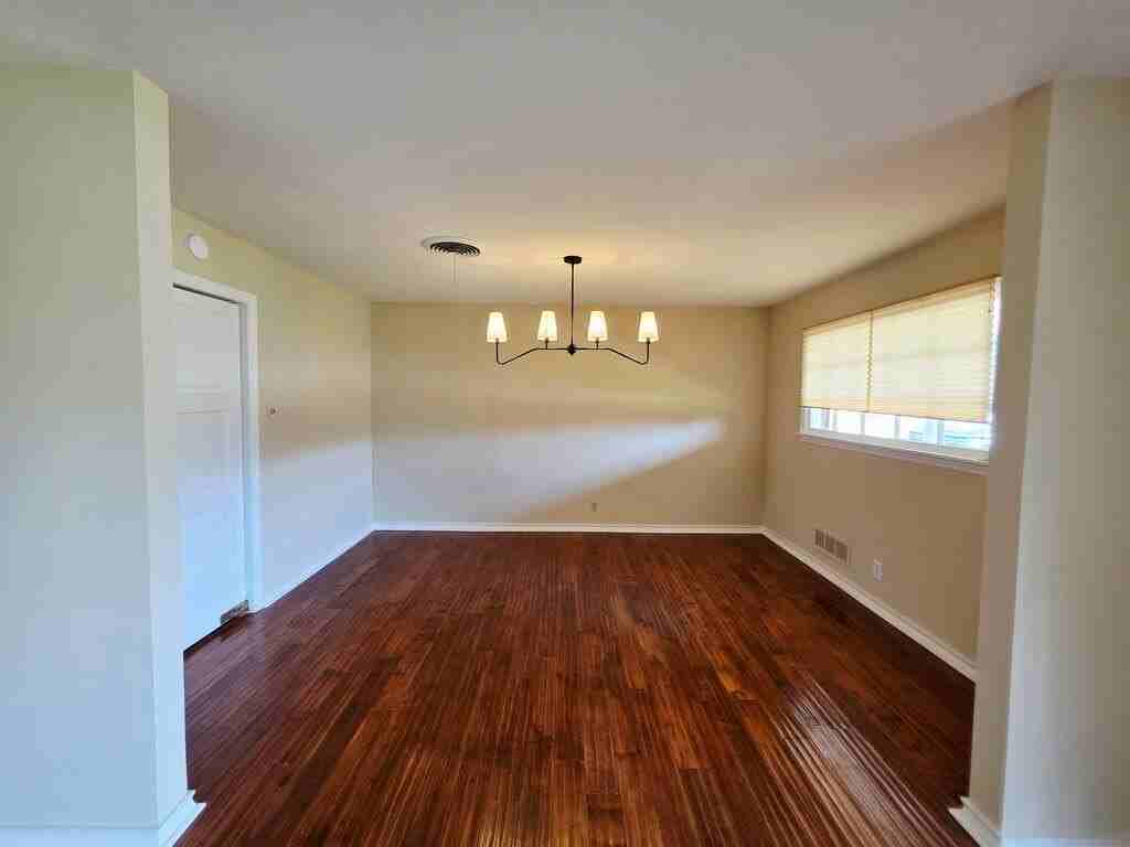3205 Seaboard Ave - Photo 4 of 20