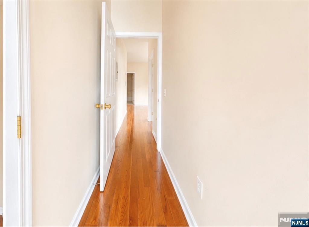 148 Wilson Ave - Photo 6 of 12