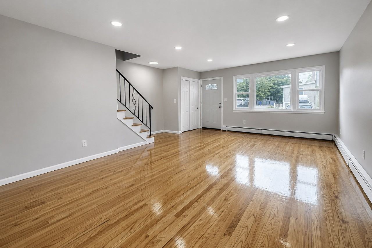 54 Farquhar Ave Apt 1 - Photo 4 of 15
