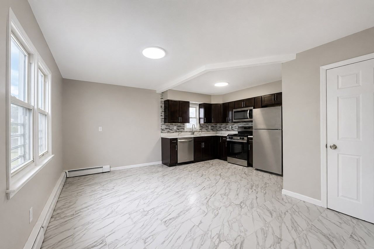 54 Farquhar Ave Apt 1 - Photo 7 of 15