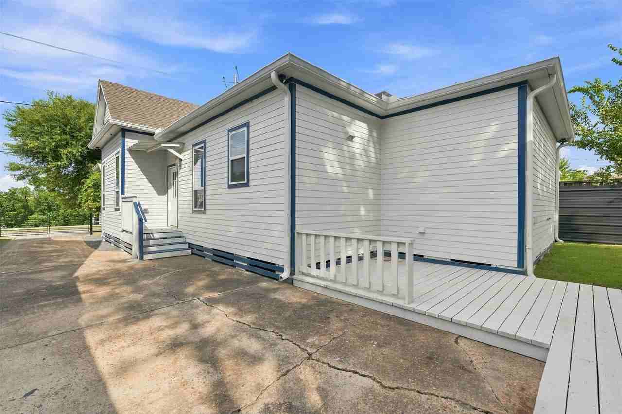 2218 South St - Photo 3 of 23