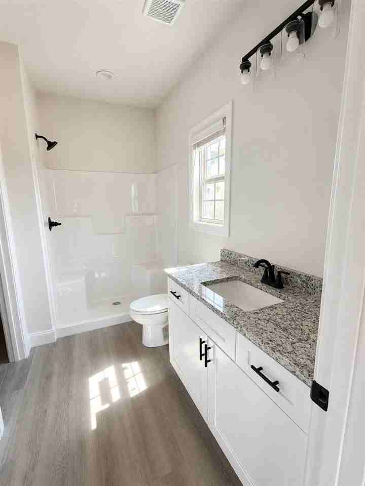 223 Marley St - Photo 6 of 9