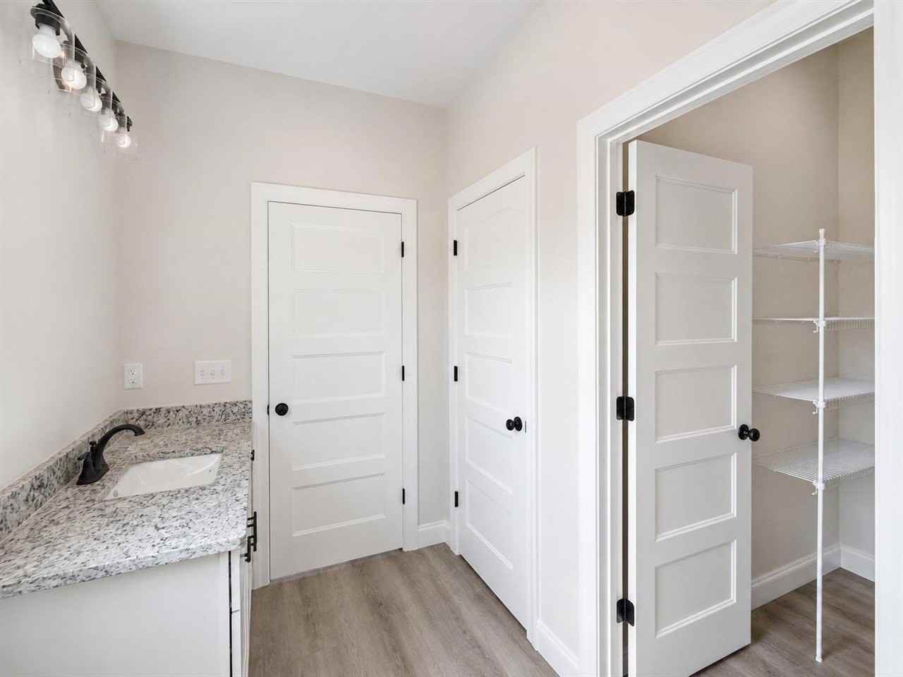 223 Marley St - Photo 7 of 9