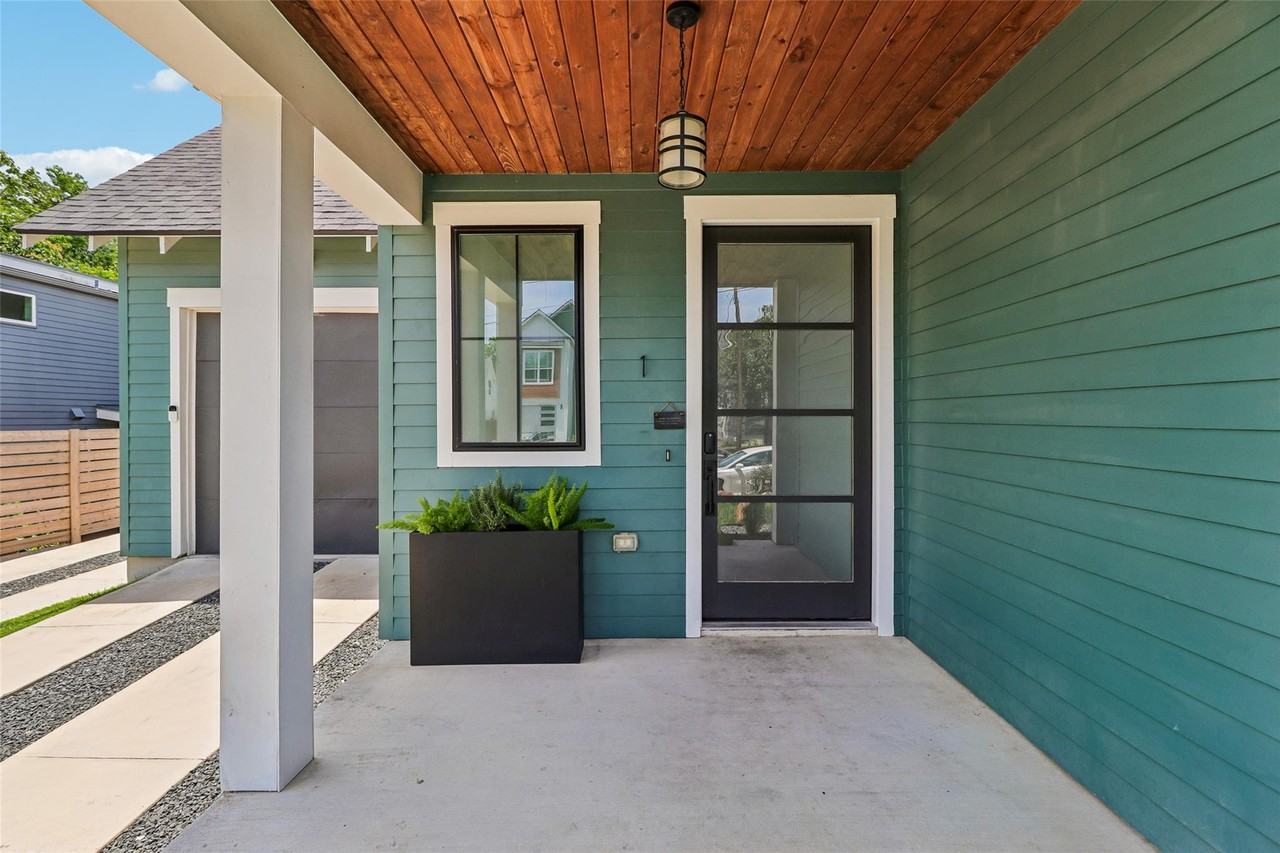 1706 Perez St - Photo 4 of 36