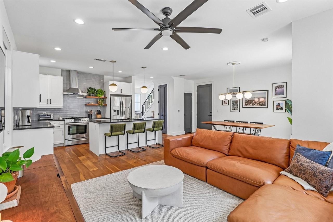 1706 Perez St - Photo 7 of 36