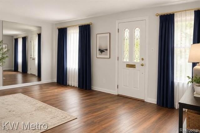 619 N Elizabeth St - Photo 2 of 16