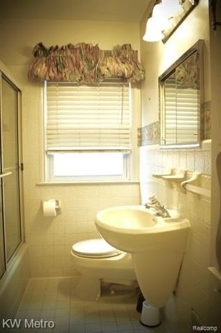 619 N Elizabeth St - Photo 6 of 16