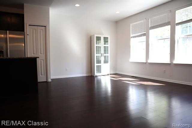 28561 Melanie Ln - Photo 4 of 21