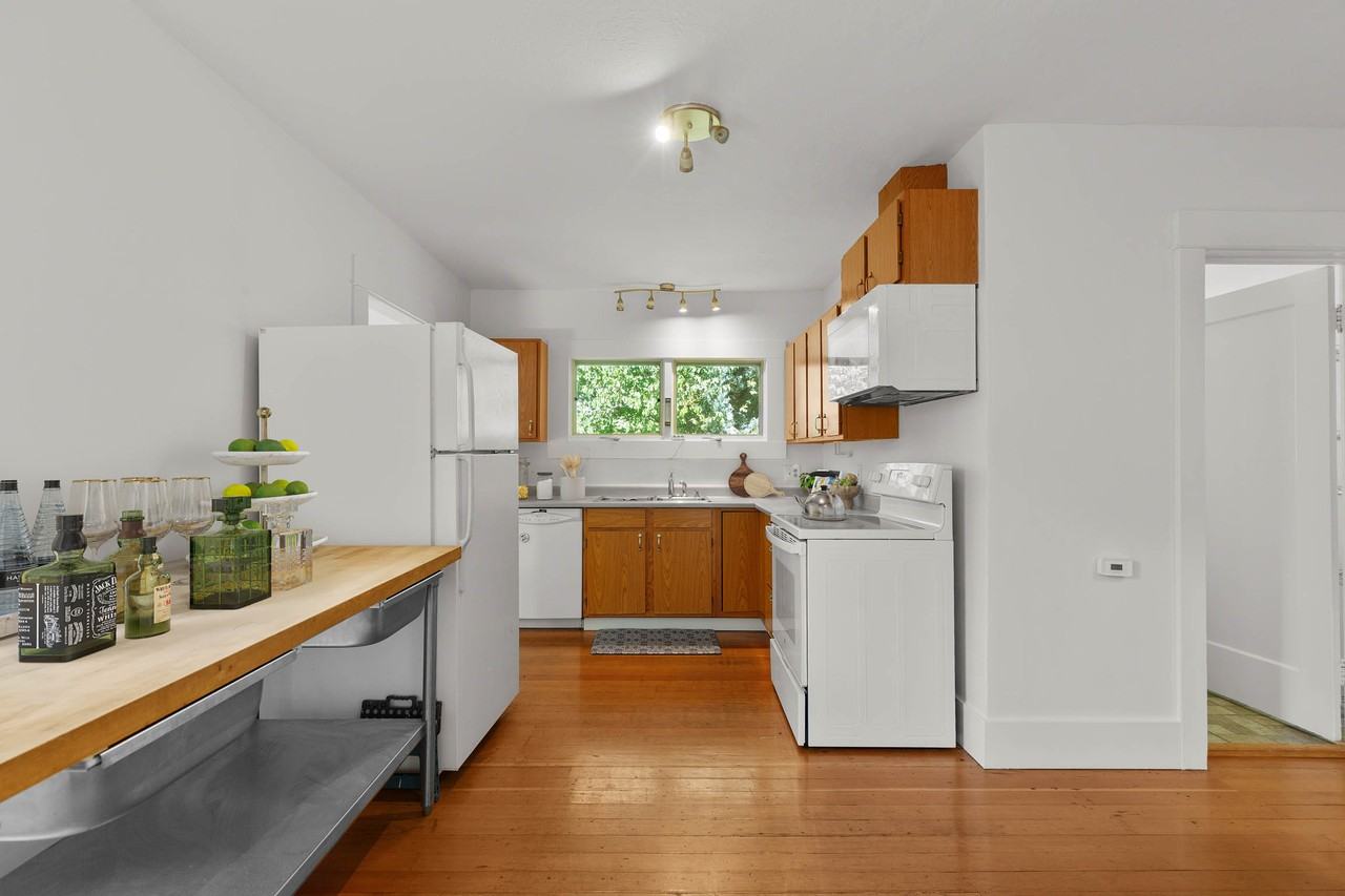407 N Broadway Ave #HOME - Photo 3 of 21